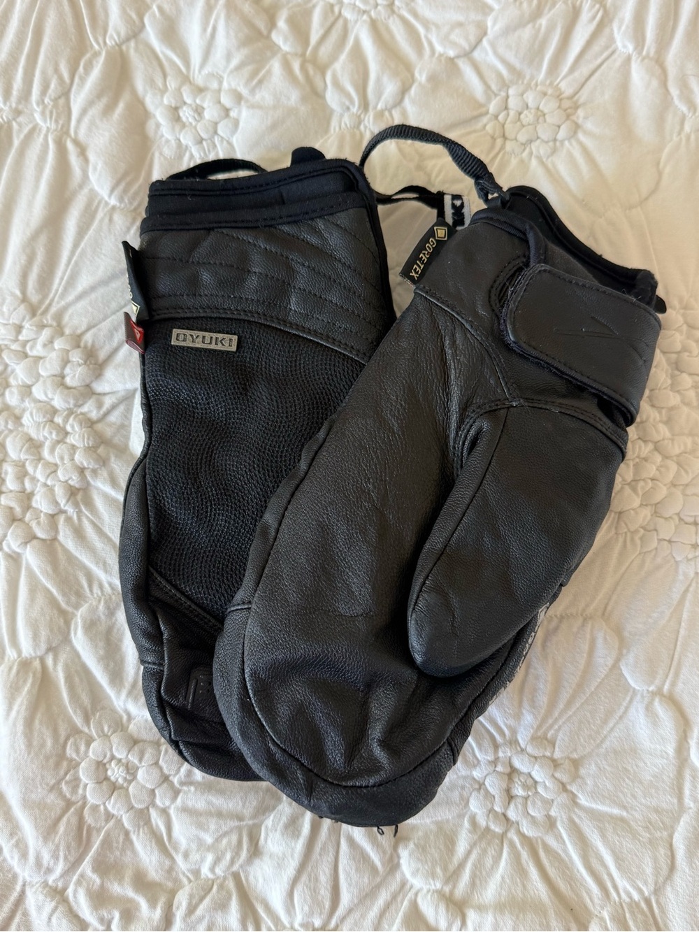 Oyuki Gore-Tex Leather Mittens